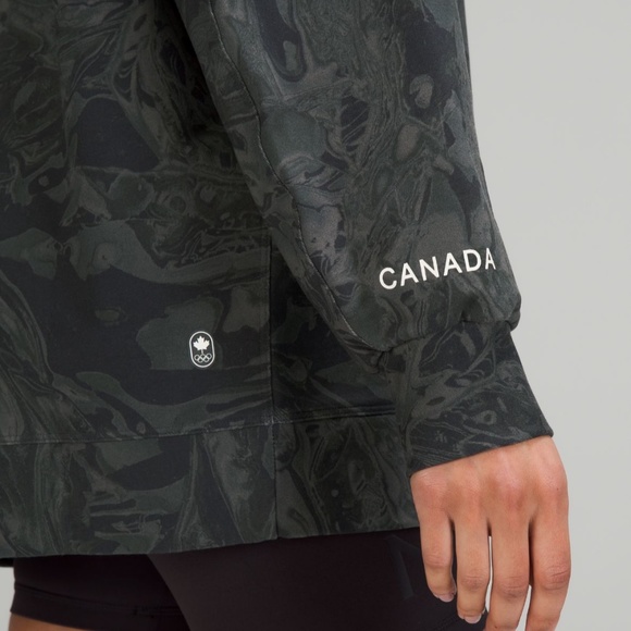 Lululemon Team Canada Perfectly Oversized Crew - Picture 8 of 8